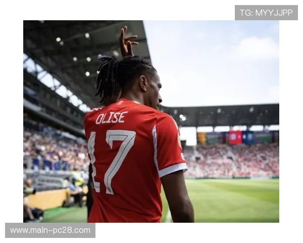 奥利塞助攻戴亚斯破门，本赛季德甲助攻达16次